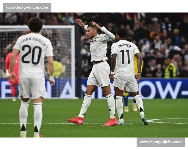 伯纳乌惊魂夜！什琴斯尼扑碎姆巴佩点球神话