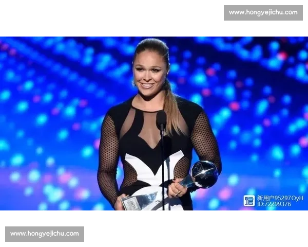 霍利霍尔姆对决阿曼达巅峰之战女子格斗传奇再起风云荣耀夜赛场上